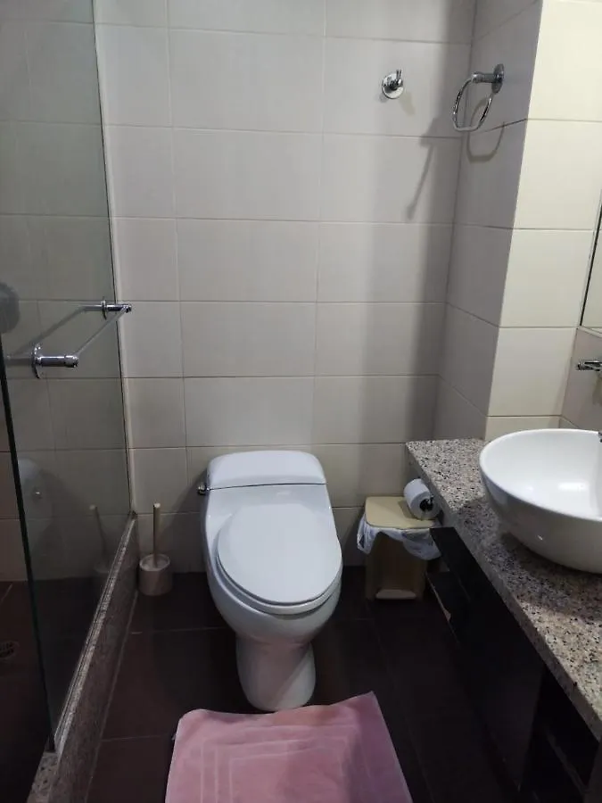Ecusuites Empresarial Torre Sol II & Torre Medica 98 Guayaquil Ecuador